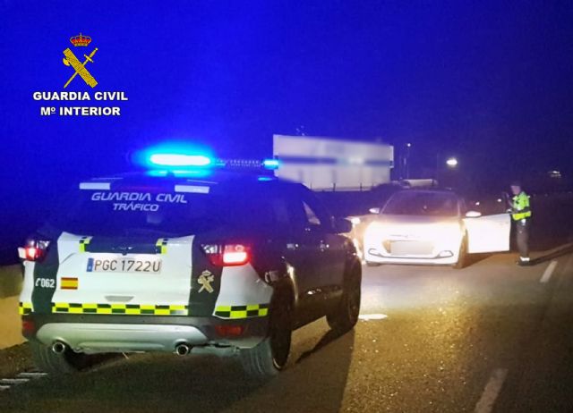 La Guardia Civil investiga un conductor por cuadriplicar la tasa máxima de alcohol y conducir con el carné retirado - 1, Foto 1