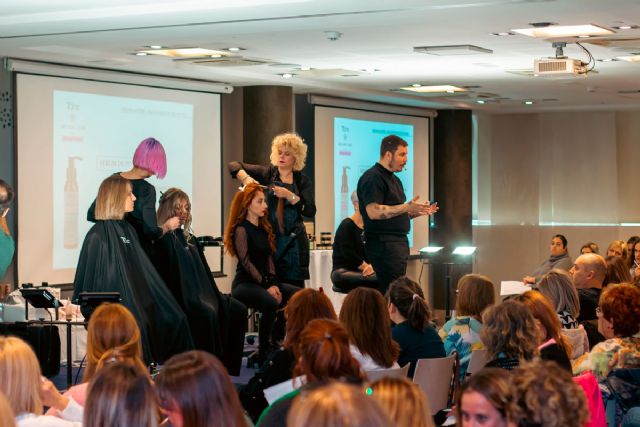 Tahe reúne a más de 150 profesionales para desvelar las últimas tendencias en coloración con Chroma System - 2, Foto 2