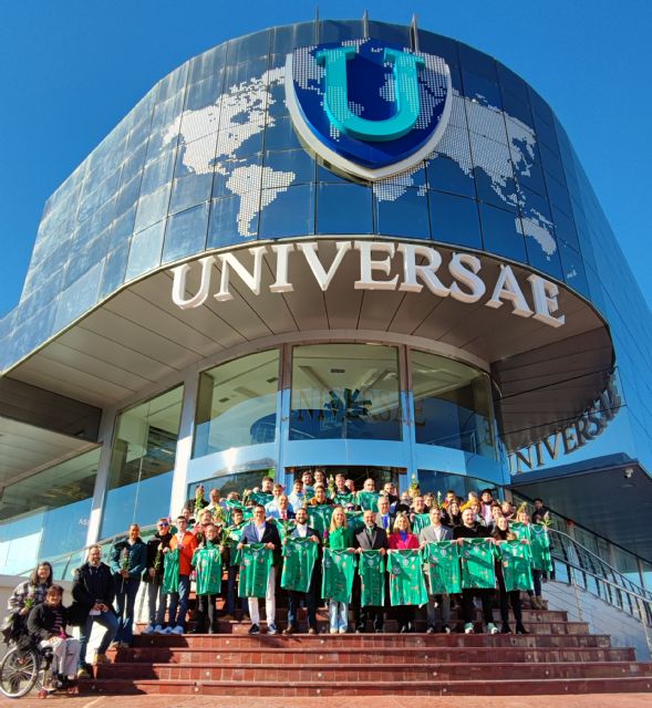 Soñar con flores: la equipación solidaria que apoya UNIVERSAE y favorece la inclusión a través del deporte - 2, Foto 2