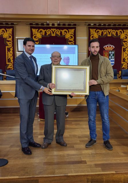 Molina de Segura reconoce la trayectoria profesional y personal de Ángel Jiménez Meseguer con la entrega del título de Hijo Predilecto - 1, Foto 1