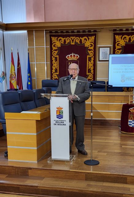 Molina de Segura reconoce la trayectoria profesional y personal de Ángel Jiménez Meseguer con la entrega del título de Hijo Predilecto - 3, Foto 3