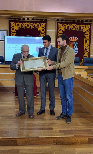 Molina de Segura reconoce la trayectoria profesional y personal de Ángel Jiménez Meseguer con la entrega del título de Hijo Predilecto - 4, Foto 4