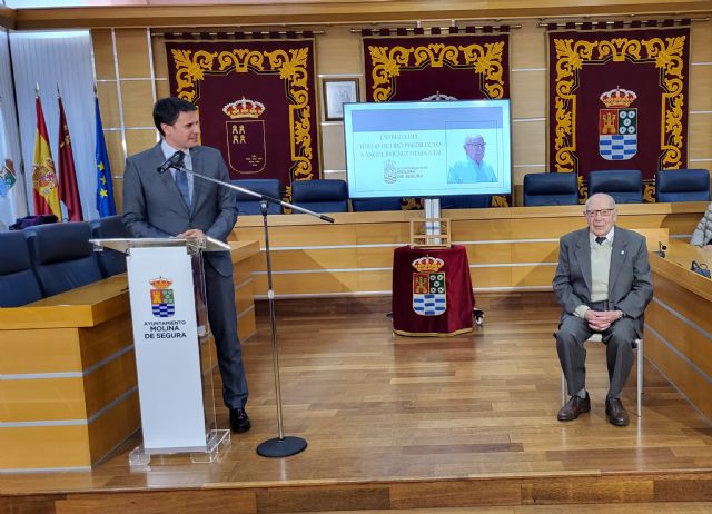 Molina de Segura reconoce la trayectoria profesional y personal de Ángel Jiménez Meseguer con la entrega del título de Hijo Predilecto - 5, Foto 5