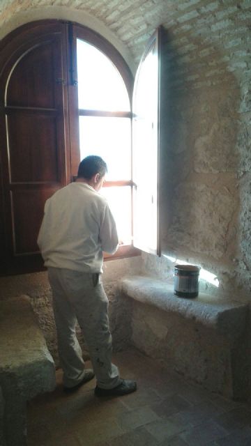 Incorporados dos pintores y un carpintero para reparaciones en edificios públicos y colegios - 2, Foto 2