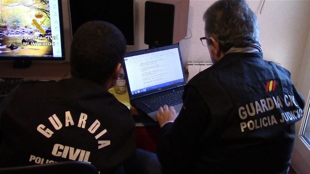 La Guardia Civil detiene a 102 personas por tenencia y distribución de archivos pedófilos a través de Internet - 5, Foto 5