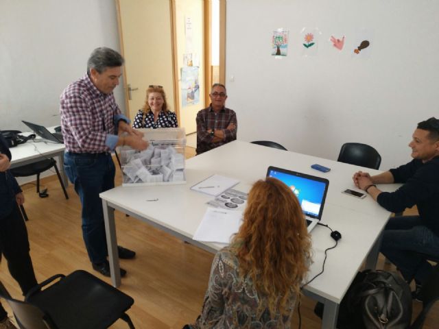 Los camperos eligen destinar 74.400 euros a la reparación del Puente Viejo y al nuevo alumbrado público en la pedanía de Los Rodeos - 1, Foto 1