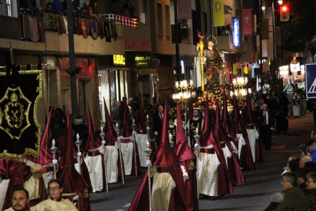 Pesar y aflicción en la solemne procesión del Santo Entierro - 2, Foto 2