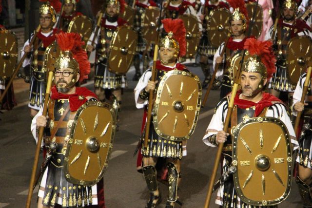 Pesar y aflicción en la solemne procesión del Santo Entierro - 4, Foto 4