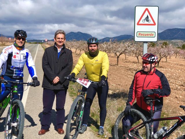 La Comunidad elabora un plano con los itinerarios señalizados para ciclistas en las carreteras regionales, Foto 1