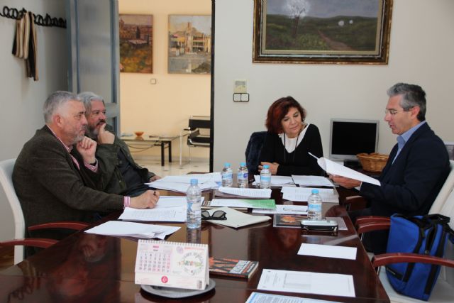 Javier Tuero gana el XVI Certamen de Relato Breve Alfonso Martnez-Mena con la obra Diario de una cosecha, Foto 1