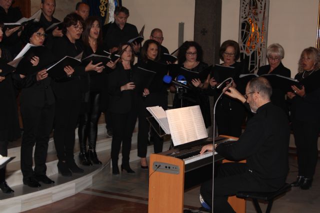 Coral Patnia repasa la polifonía sacra con Voces de Pasión, dentro de la Semana Santa pinatarense - 1, Foto 1