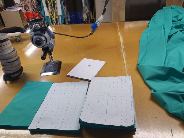 Laura Bernal fabrica mascarillas para hospitales de Murcia - 3, Foto 3