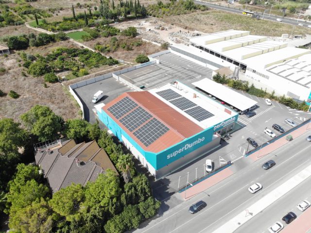 Tres de los supermercados de SuperDumbo se abastecen con energía solar - 1, Foto 1