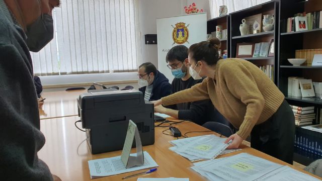 La oficina habilitada por el Ayuntamiento para el asesoramiento de los vecinos afectados por el proyecto de la línea de alta tensión Hinojar-Águilas recoge 500 alegaciones - 2, Foto 2