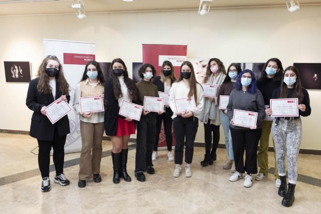 Veinticinco alumnas de la Universidad de Murcia reciben las becas Piedad de la Cierva - 1, Foto 1