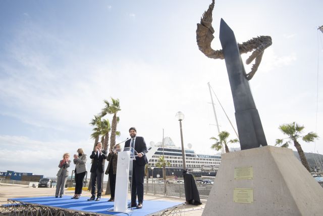 López Miras inaugura en Cartagena una escultura de homenaje a los judíos españoles, símbolo de unión y herencia compartida - 1, Foto 1