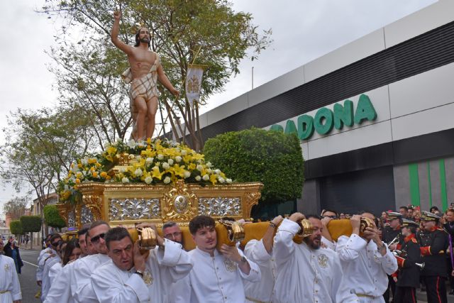 El Resucitado procesiona en Las Torres de Cotillas entre el alborozo y la alegría de sus gentes - 2, Foto 2