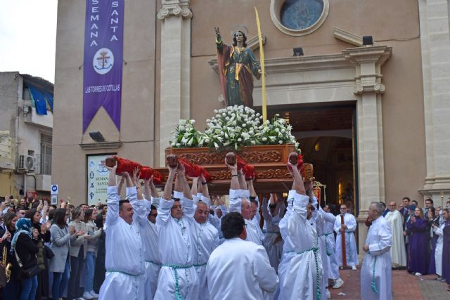 El Resucitado procesiona en Las Torres de Cotillas entre el alborozo y la alegría de sus gentes - 3, Foto 3