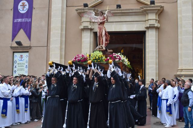 El Resucitado procesiona en Las Torres de Cotillas entre el alborozo y la alegría de sus gentes - 4, Foto 4