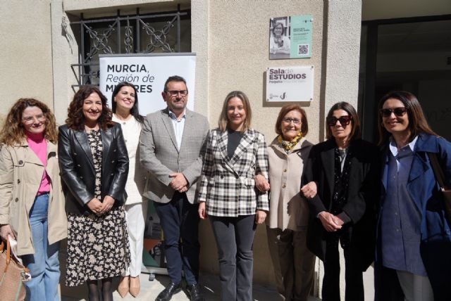 La primera catedrática de la Universidad de Murcia, Francisca Moya del Baño, forma parte del itinerario 'Murcia, región de mujeres' - 2, Foto 2