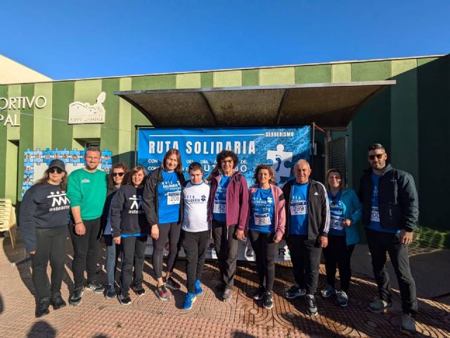 Más de 400 personas participan en la I Ruta Solidaria con motivo del Día Mundial de Concienciación del Autismo en Puerto Lumbreras - 2, Foto 2