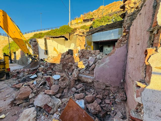 El Ayuntamiento continúa con sus actuaciones en los barrios altos tras el temporal con la demolición de cuatro nuevos inmuebles - 2, Foto 2