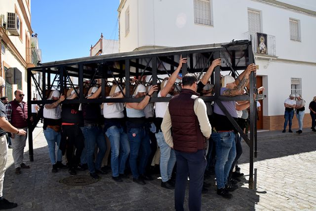 Sevilla. Ensayo conjunto de los costaleros soleanos, la Hermandad de la Soledad se prepara para la Semana Santa ilipense - 5, Foto 5