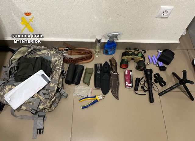 La Guardia Civil localiza y detiene a un huido de la justicia en Alhama de Murcia, Foto 1
