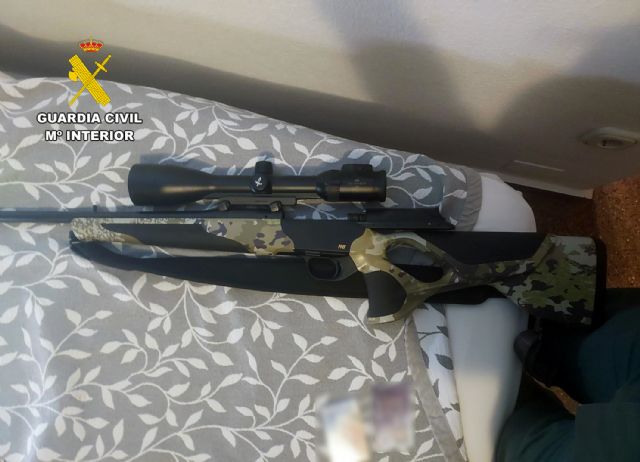 La Guardia Civil localiza y detiene a un huido de la justicia en Alhama de Murcia, Foto 4