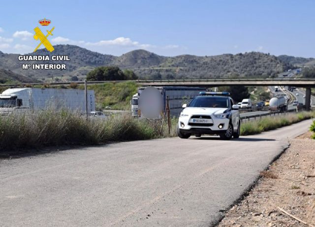 La Guardia Civil investiga a dos menores por lanzar piedras a veh�culos que circulaban por la autov�a, Foto 4