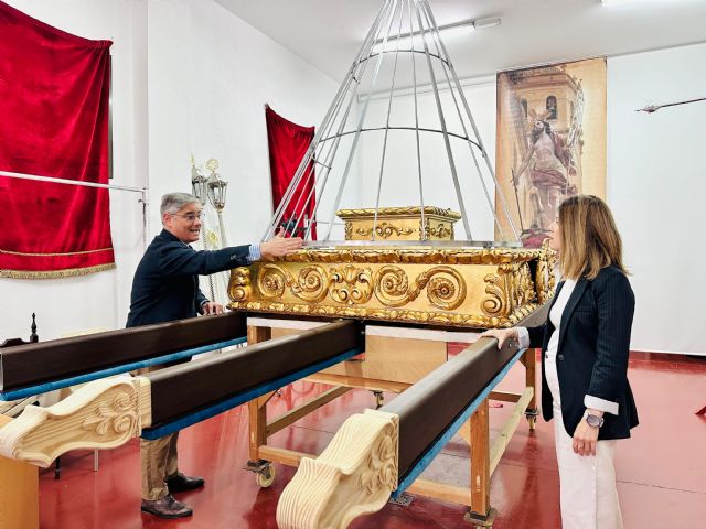 La restauración de tronos y nuevas túnicas, protagonistas de la puesta en escena de la Archicofradía de Jesús Resucitado este año en la Semana Santa de Lorca - 2, Foto 2