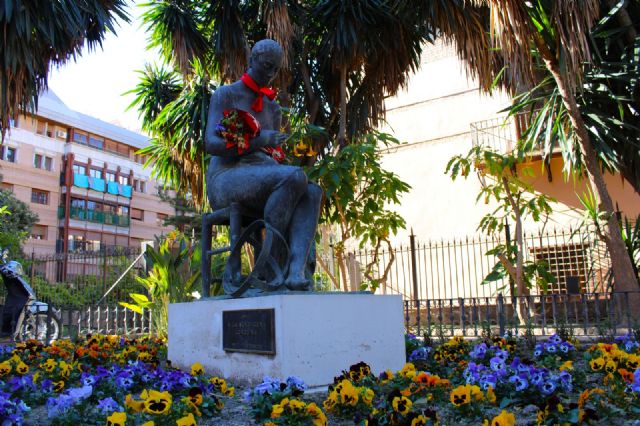 La Semana Santa llega a los jardines con alelíes azules y lirios de agua blancos para llenar de fragancia y color la ciudad - 3, Foto 3
