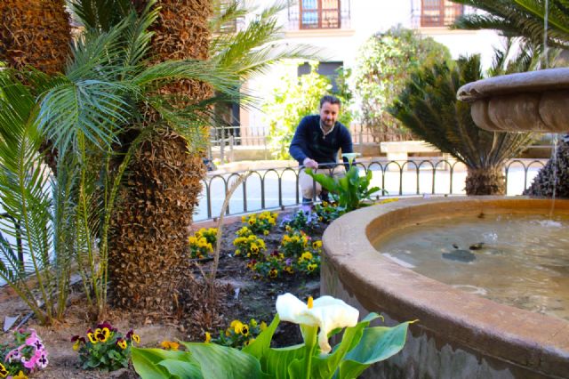 La Semana Santa llega a los jardines con alelíes azules y lirios de agua blancos para llenar de fragancia y color la ciudad - 4, Foto 4