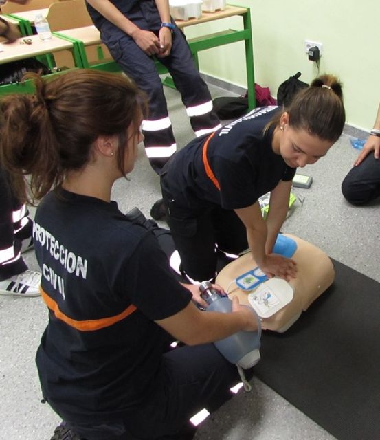 El Ayuntamiento equipará con desfibriladores todos los puestos de vigilancia y los quads de las playas - 3, Foto 3