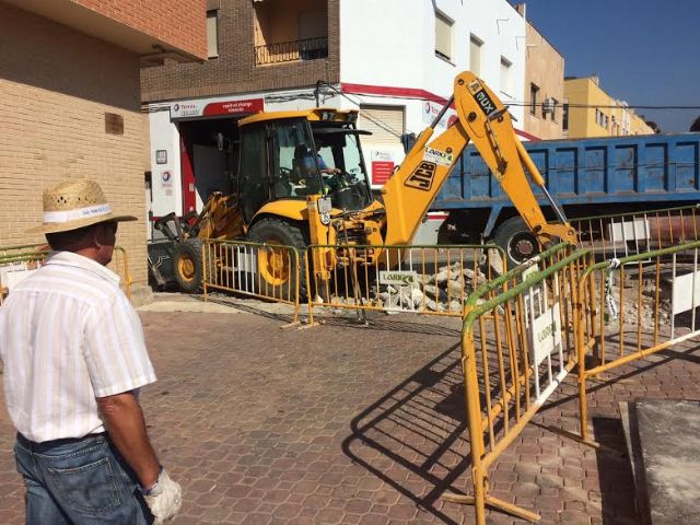 Start of works to collect and evacuate rainwater in a section of the street Teniente Prez Redondo, Foto 3