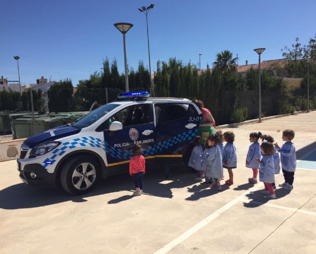 La Policía Local ofrece a los más pequeños sus primeras nociones en seguridad vial - 2, Foto 2