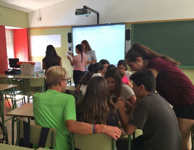 La Fundación Secretariado Gitano realiza talleres en el Instituto Rambla de Nogalte para eliminar los estereotipos sobre la comunidad gitana - 2, Foto 2