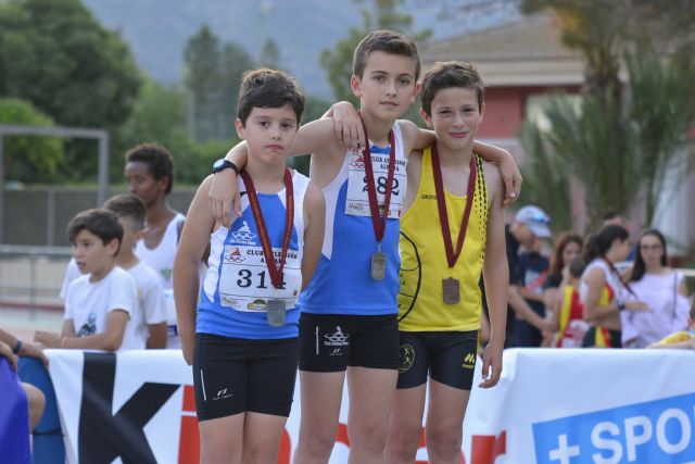 36 medallas para el Club Atletismo Alhama en la final regional benjamn, alevn e infantil, Foto 2