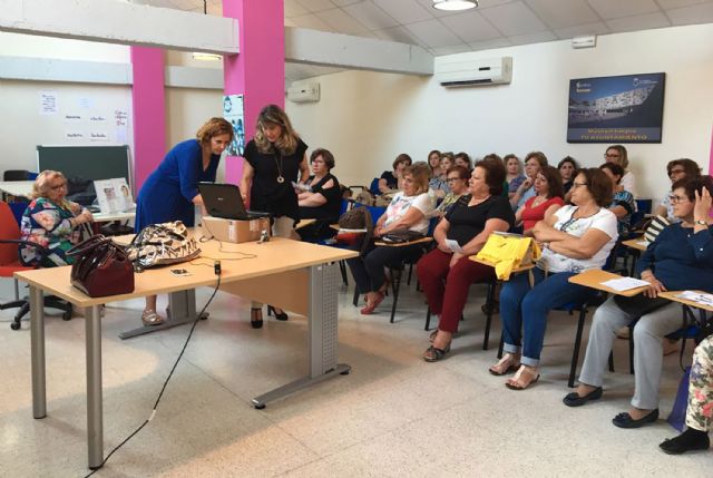 Charla sobre sobre suelo pélvico e incontinencia urinaria para la asociación mujeres 'Isabel González' - 1, Foto 1