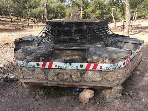 As of tomorrow it is strictly forbidden to carry out fires in the barbecues set up in the Sierra Espua Regional Park, Foto 3