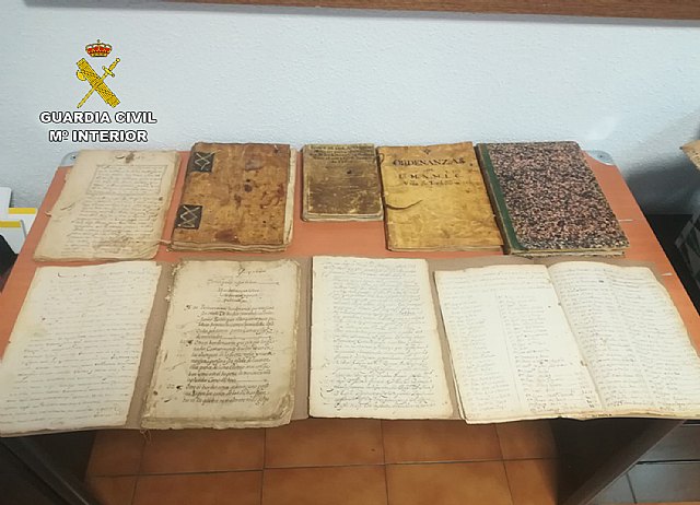 La Guardia Civil recupera numerosos manuscritos y documentos históricos del S. XVI al S. XVIII - 1, Foto 1