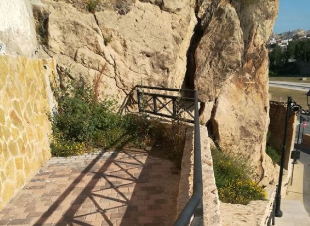 El PSOE solicita el adecentamiento y mejoras de la iluminación en los accesos al Castillo desde San Juan - 4, Foto 4