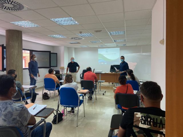 Finaliza el curso Mantenimiento de Zonas Ajardinadas: Piscinas y Estanques - 2, Foto 2