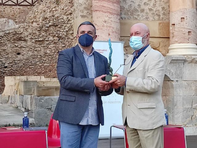 La Universidad Popular entrega sus premios de poesía Antonio Oliver - 1, Foto 1