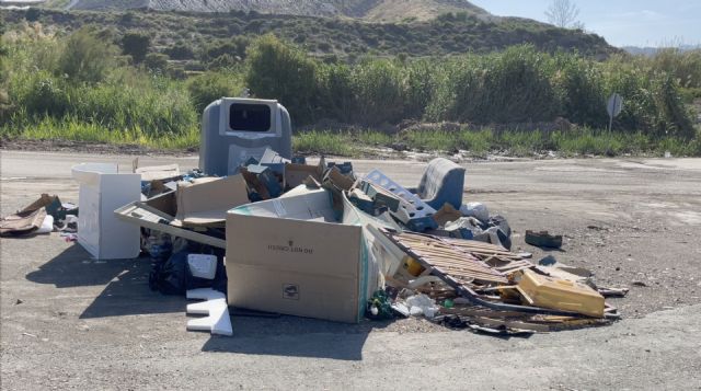 Los vecinos de las zonas rurales de Águilas demandan que se mejore la dotación de contenedores - 1, Foto 1