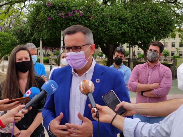 Diego Conesa: López Miras ha metido en el Gobierno regional a una consejera de Educación que niega el matrimonio entre personas del mismo sexo - 1, Foto 1