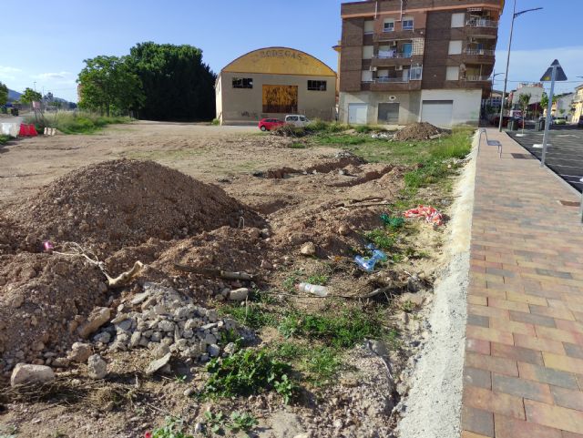 IU VERDES valora como mediocre o mediocre-mala la ejecución de la obra en la Avda de la Asunción - 5, Foto 5