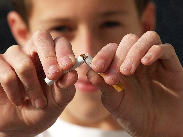 El 12% de los jóvenes con 14 años consume tabaco diariamente - 1, Foto 1