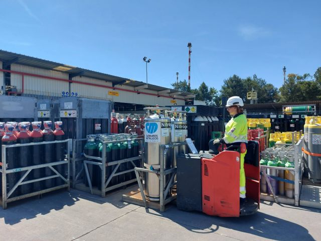 Carburos Metálicos Fomenta la Incorporación de Talento Femenino a sus Centros de Producción y Envasado - 1, Foto 1