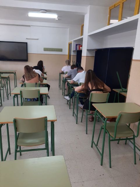880 personas mayores de 18 a&ntilde;os se presentan a las pruebas para obtener el título de graduado en ESO - 2, Foto 2